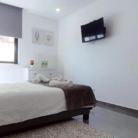Lovely Cruzeiro Da Rocha. Pets Welcome